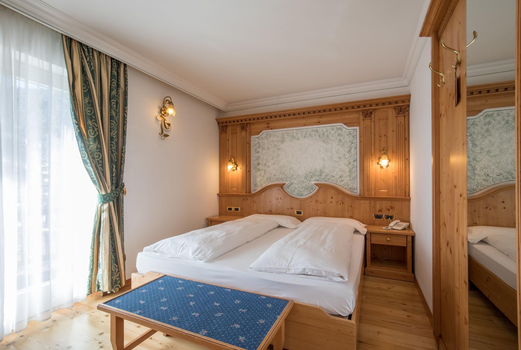 Hotel Chalet All'Imperatore 마돈나 디 캄필리오 외부 사진