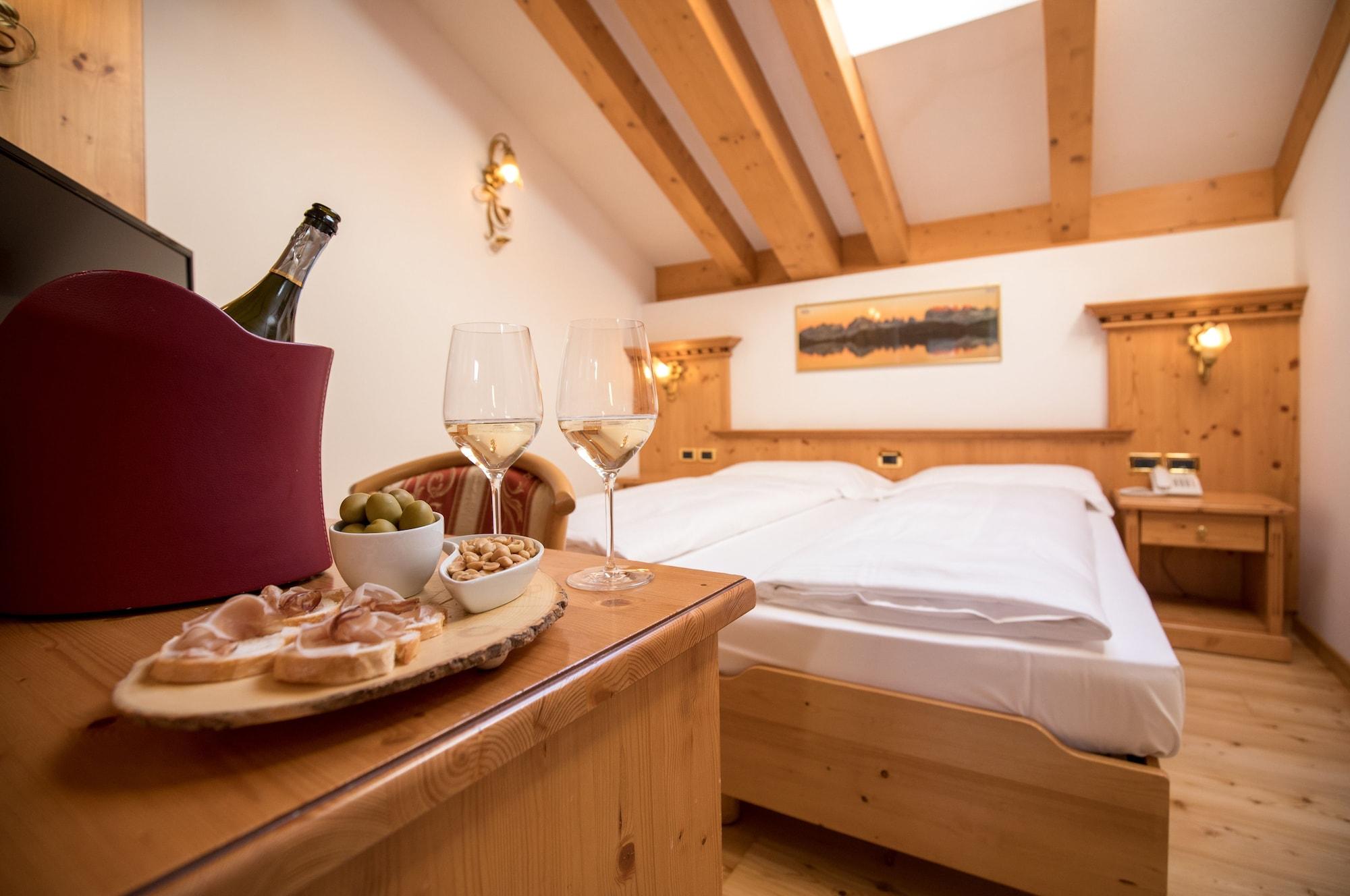 Hotel Chalet All'Imperatore 마돈나 디 캄필리오 외부 사진