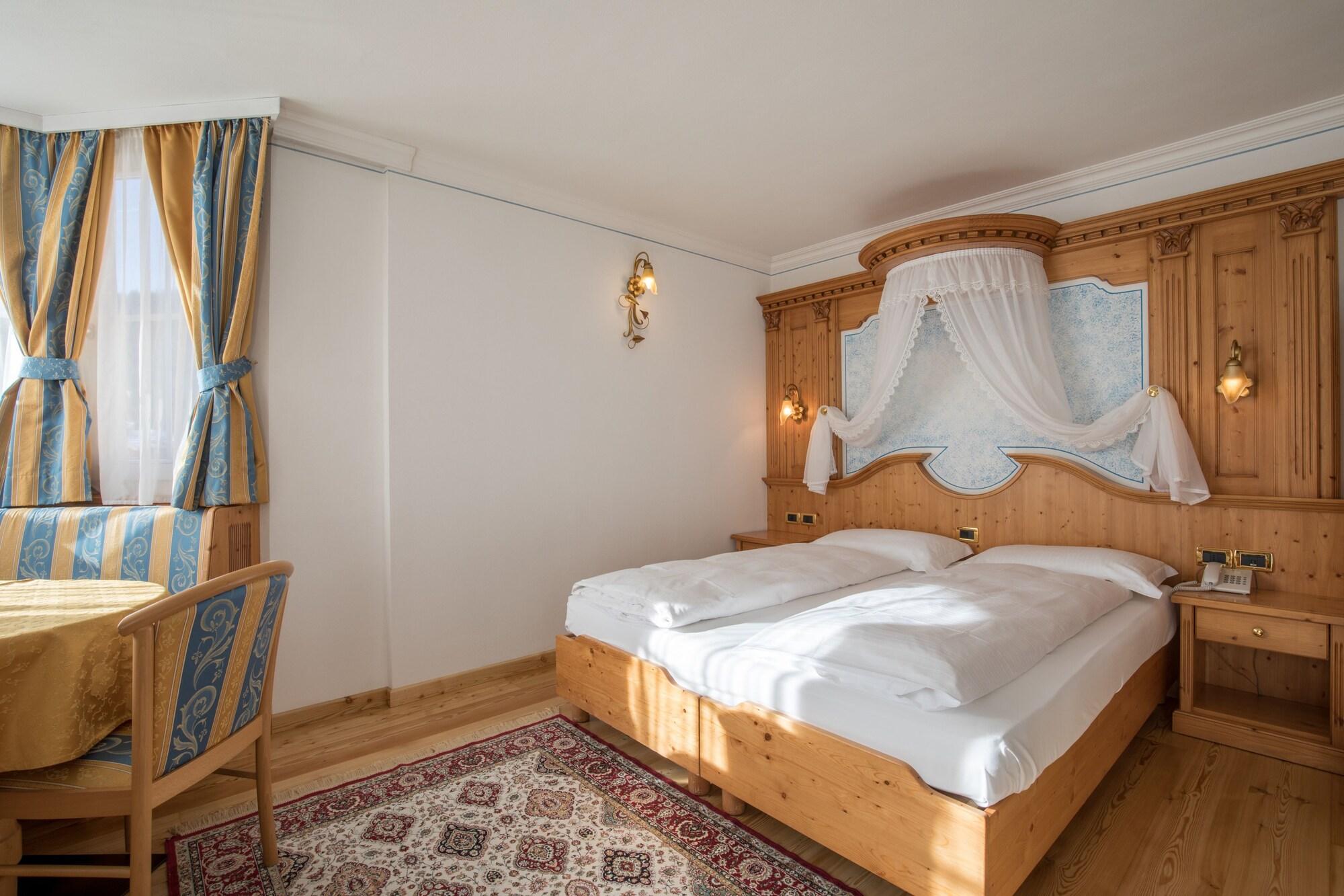 Hotel Chalet All'Imperatore 마돈나 디 캄필리오 외부 사진