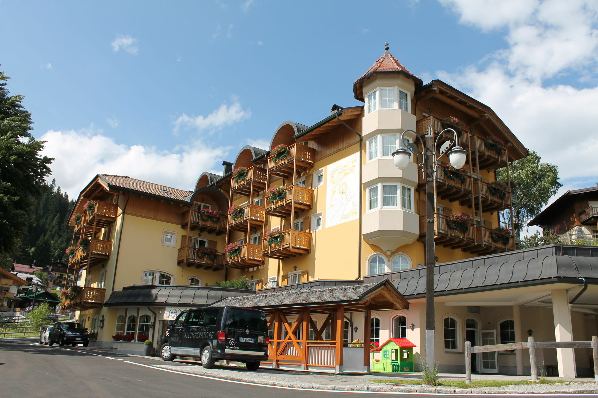 Hotel Chalet All'Imperatore 마돈나 디 캄필리오 외부 사진