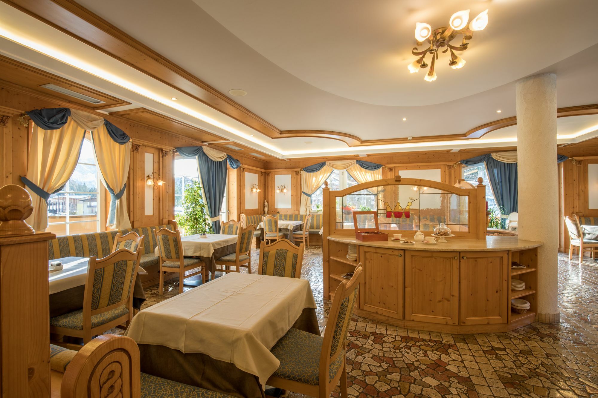 Hotel Chalet All'Imperatore 마돈나 디 캄필리오 외부 사진
